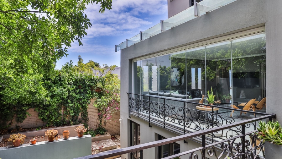 5 Bedroom Property for Sale in Fresnaye Western Cape